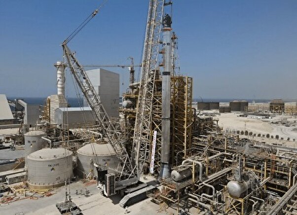 نصب موفق راکتور ۴۰۰ تنی اوره در پتروشیمی هنگام؛ نقطه عطف خودکفایی صنعتی ایران