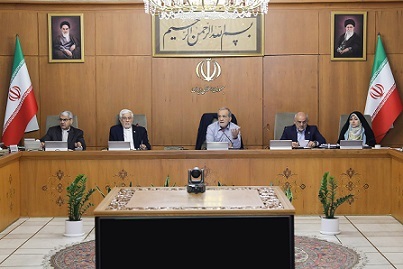 رئیس‌جمهور: هر مقرره‌ای که موجب فشار اقتصادی بر زندگی مردم شود، باید سریع اصلاح شود