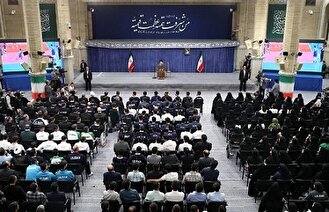 یاوه‌گویی‌های سخیف رئیس جمهور آمریکا، تلاش برای روحیه دادن به صهیونیست‌های مأیوس