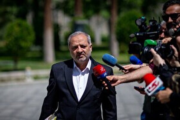 در حال برنامه‌ریزی برای مدرسه تلویزیونی ایران هستیم