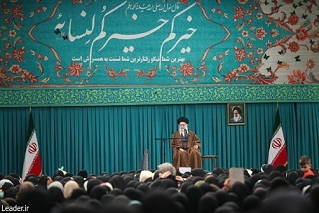 رهبر معظم انقلاب: زن، کارگزار خانه نیست، مدیر است