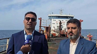 توقیف کشتی نفتکش خارجی به اتهام حمل ۶ میلیون لیتر سوخت قاچاق در دریای عمان