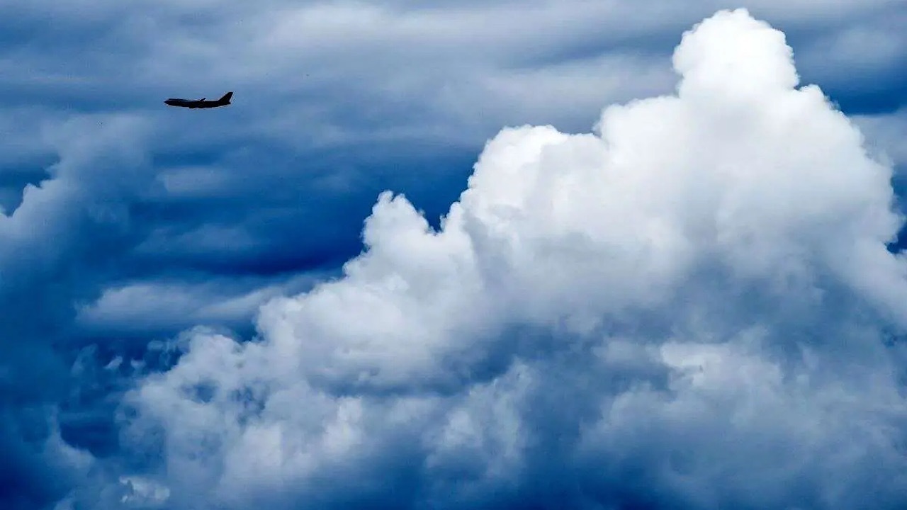 ادعای دستکاری سامانه های بارشی علمی نیست/بارورسازی ابرها جایگزین بارش‌های طبیعی نمی‌‍شود