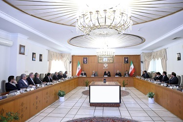 تاکید پزشکیان بر تسریع در اجرای طرح‌های مهار گازهای مشعل